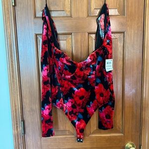 NWT. Bar III velour bodysuit. Size XL. Smoke free home.